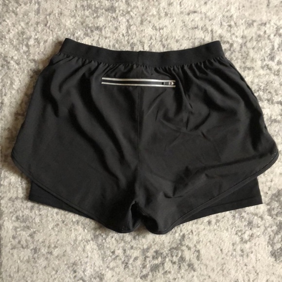 Pants Store Shorts - Picture 2 of 2